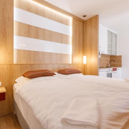 La Bella Centrum Apartmanok Piros/Sarga Hévíz Esterno foto