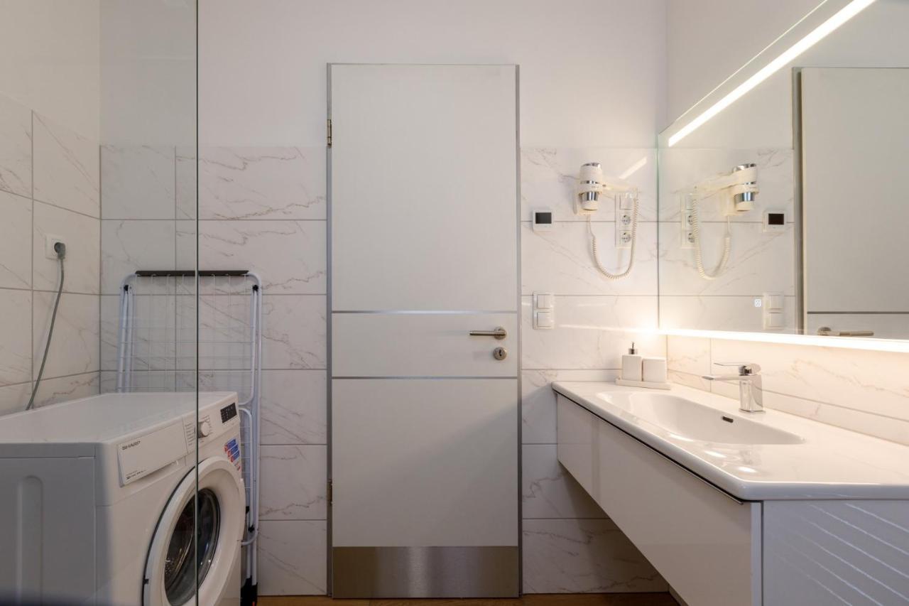 La Bella Centrum Apartmanok Piros/Sarga Hévíz Esterno foto